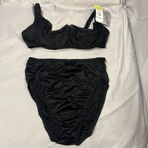 vintage Y2K 2000s Berlina 2 piece black satin bra and bikini panty set 38B Large